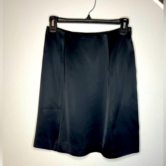 Banana Republic black satin skirt size 4 - Picture 1 of 5